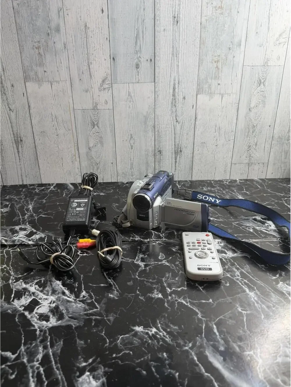 Sony DCR-DVD300 DVD Handycam Camcorder Color LCD + Tons Of Extras